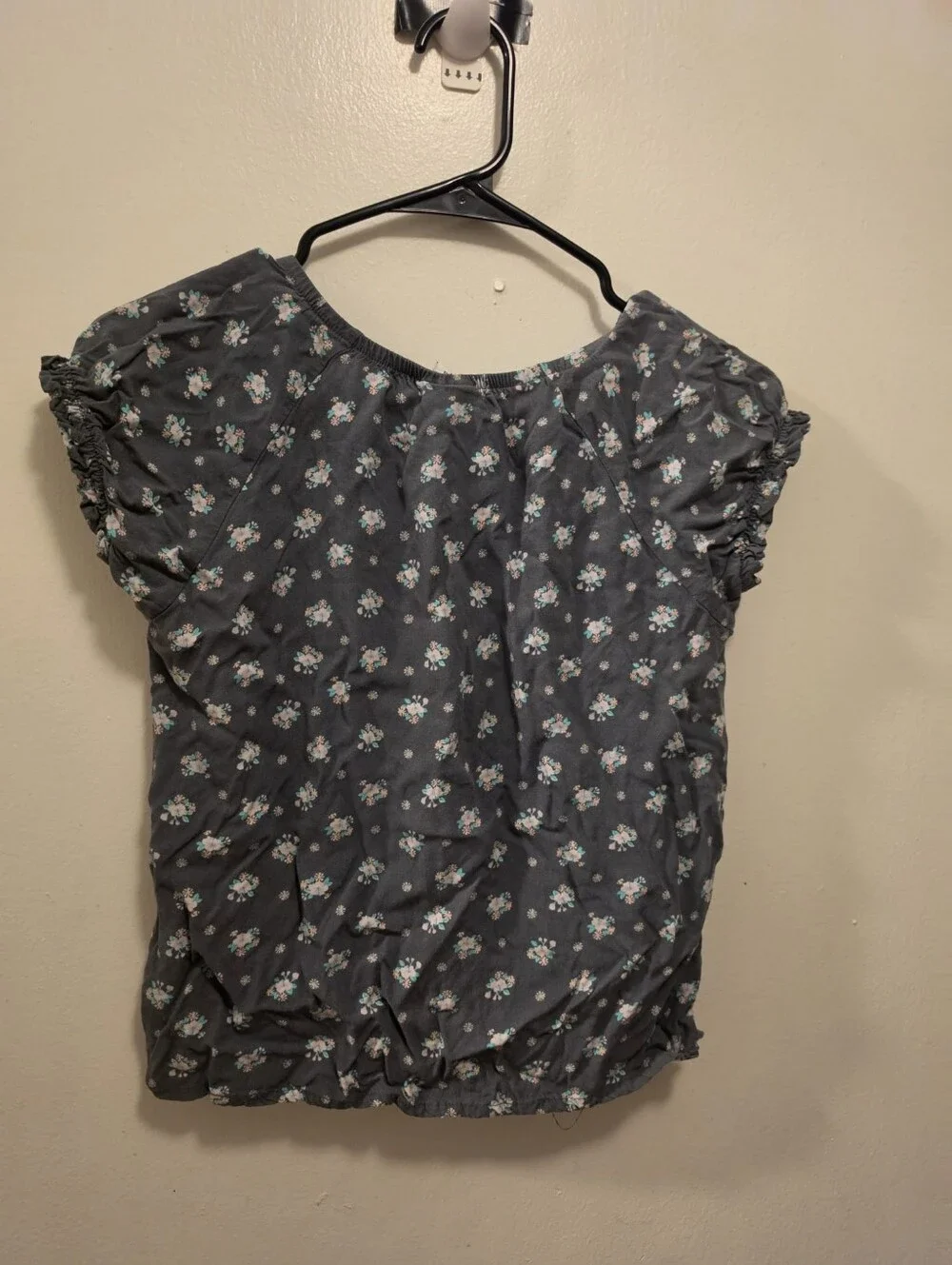 Hurley Gray Floral Button-Up Blouse with Mint Accents